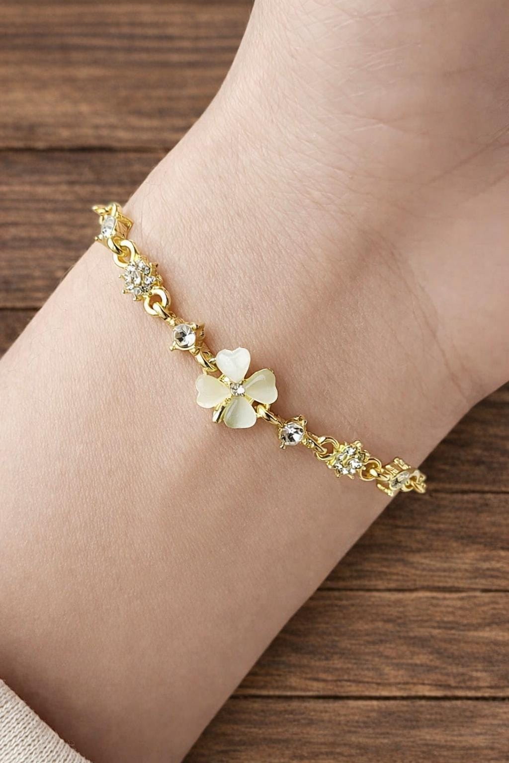 Cat's Eye Flower Bracelet, Rhinestone Adjustable Chain, Elegant Minimalist Jewelry